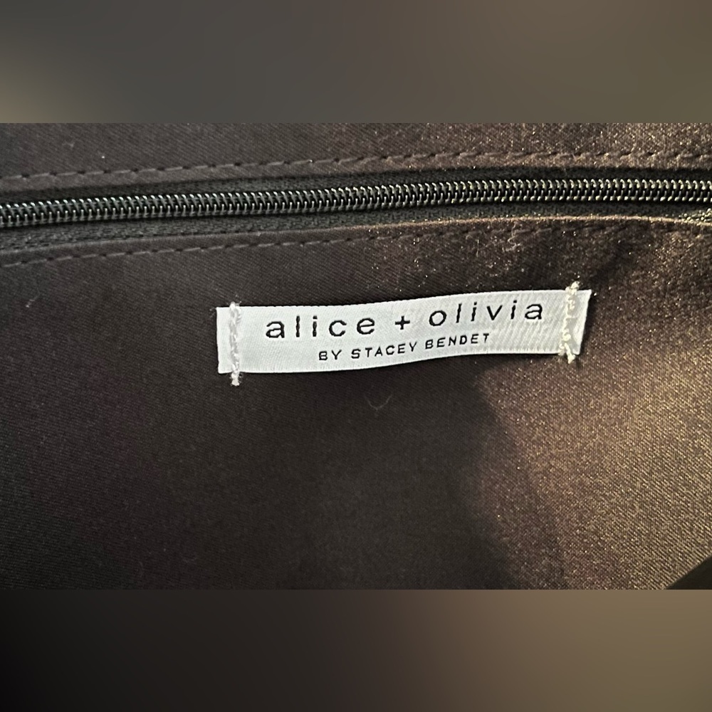 ALICE & OLIVIA Daisy Print Duffle Bag NEW!! - Picture 10 of 12